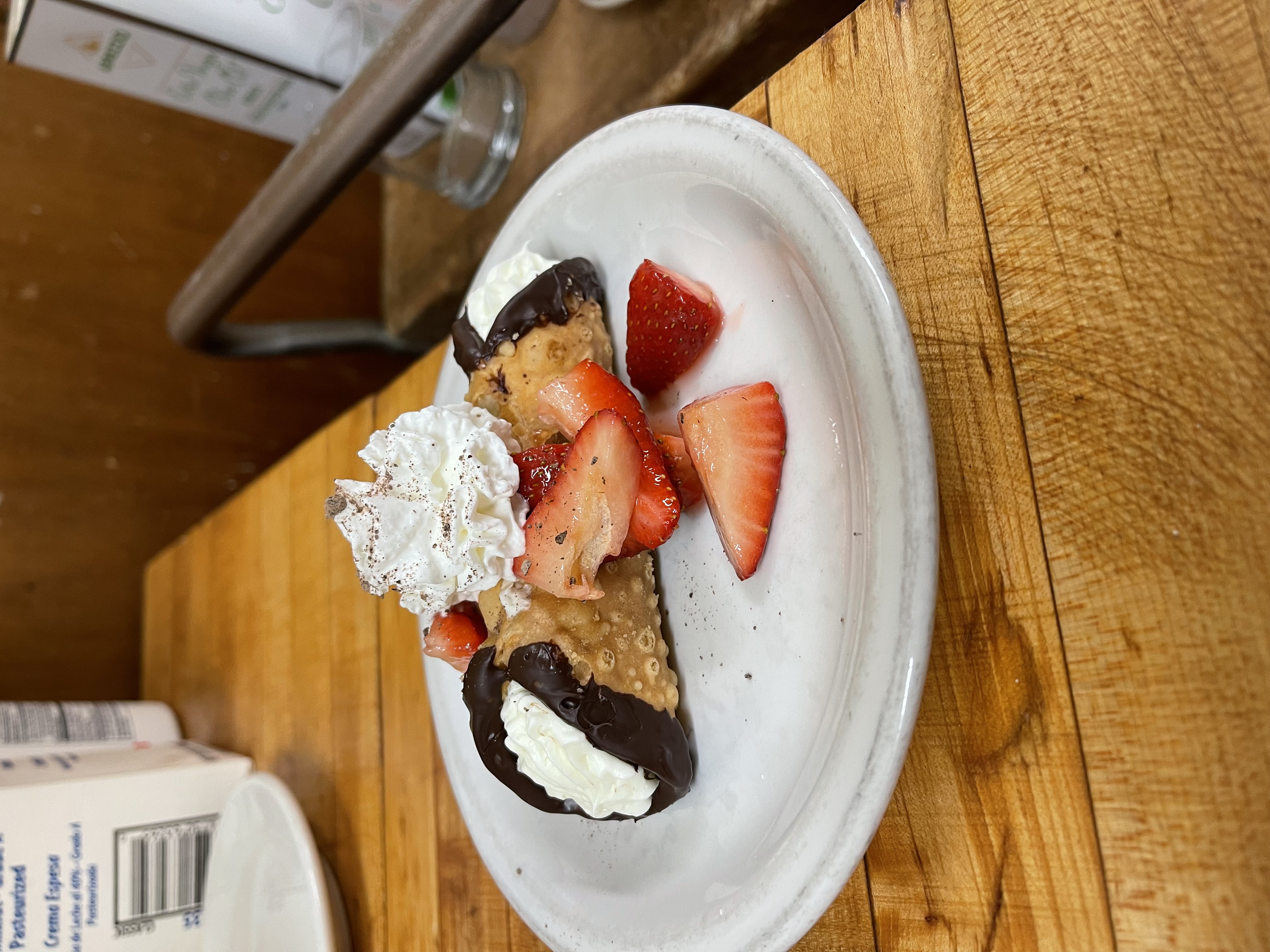 strawberry cheesecake cannoli